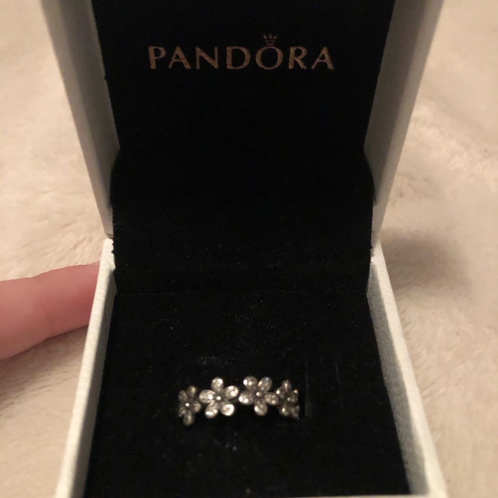 Pandora flower ring size 6